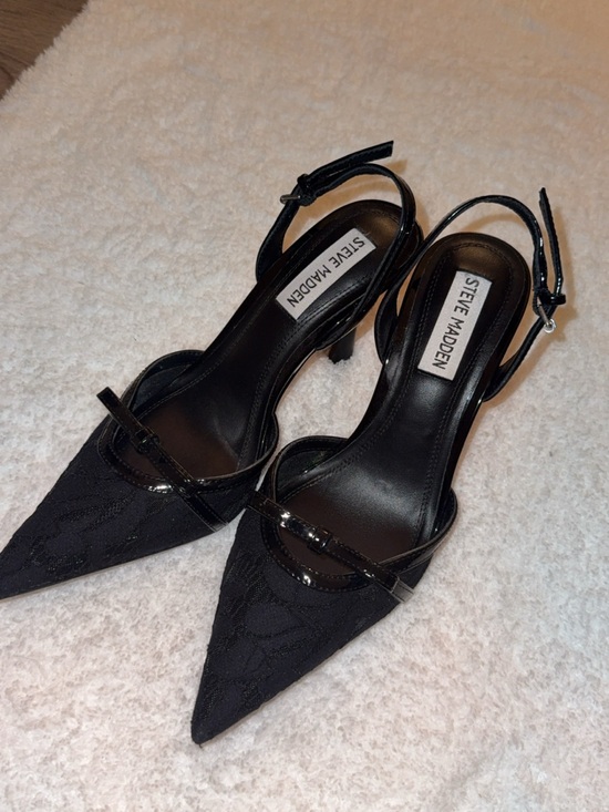 Steve Madden Shoes - Steve Madden Black Lace Pointed Slingback Heels